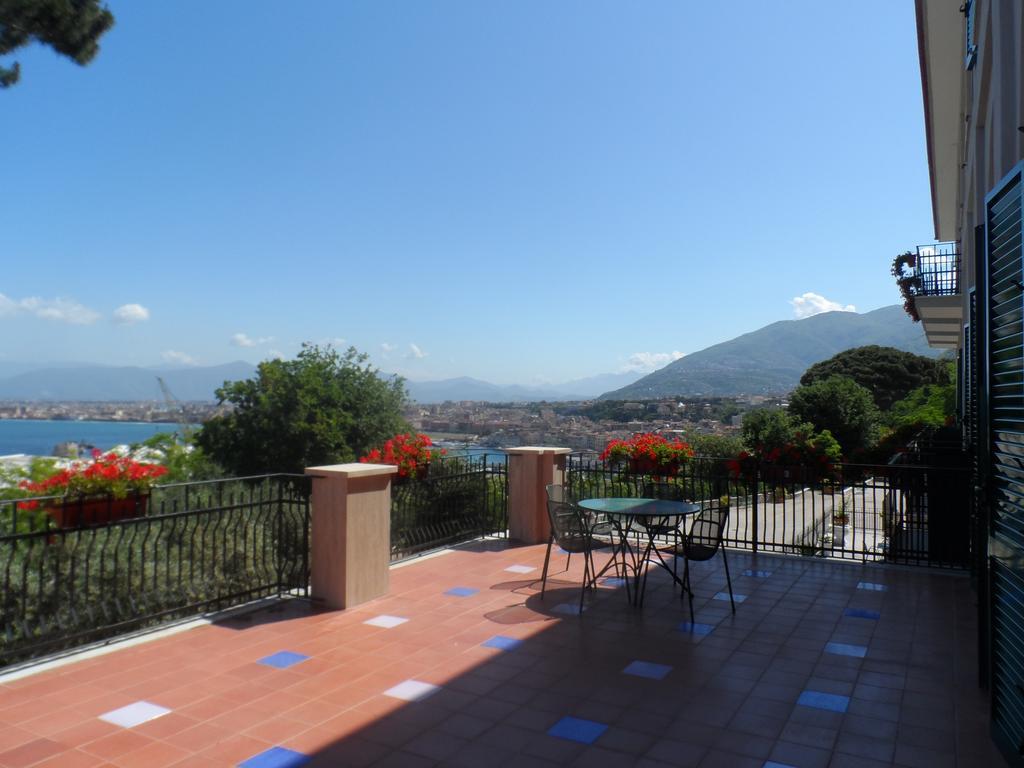 Ancelle Sorrento - Casa D'Accoglienza Hotel Castellammare di Stabia Bagian luar foto